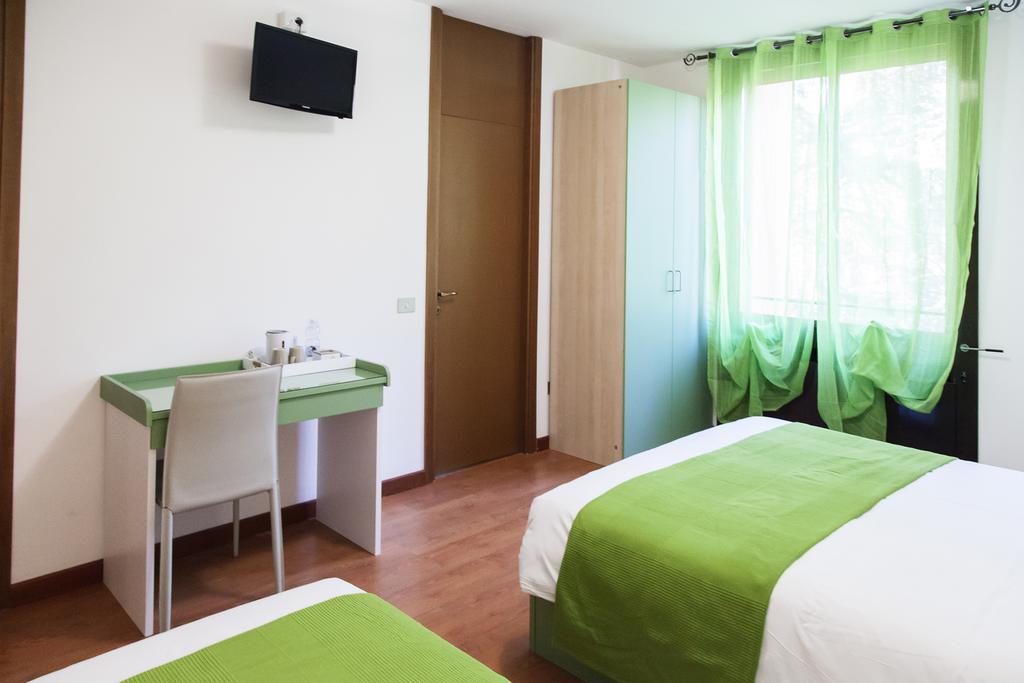 Bed and Breakfast I Salici Basiglio Habitación foto